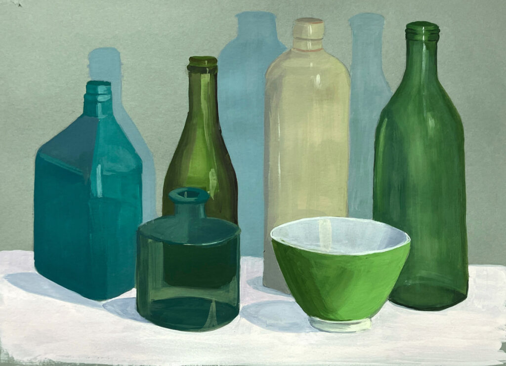 natura morta con tonalità verdi, diverse bottiglie e una tazza, lezione di pittura dal vero a FIrenze
