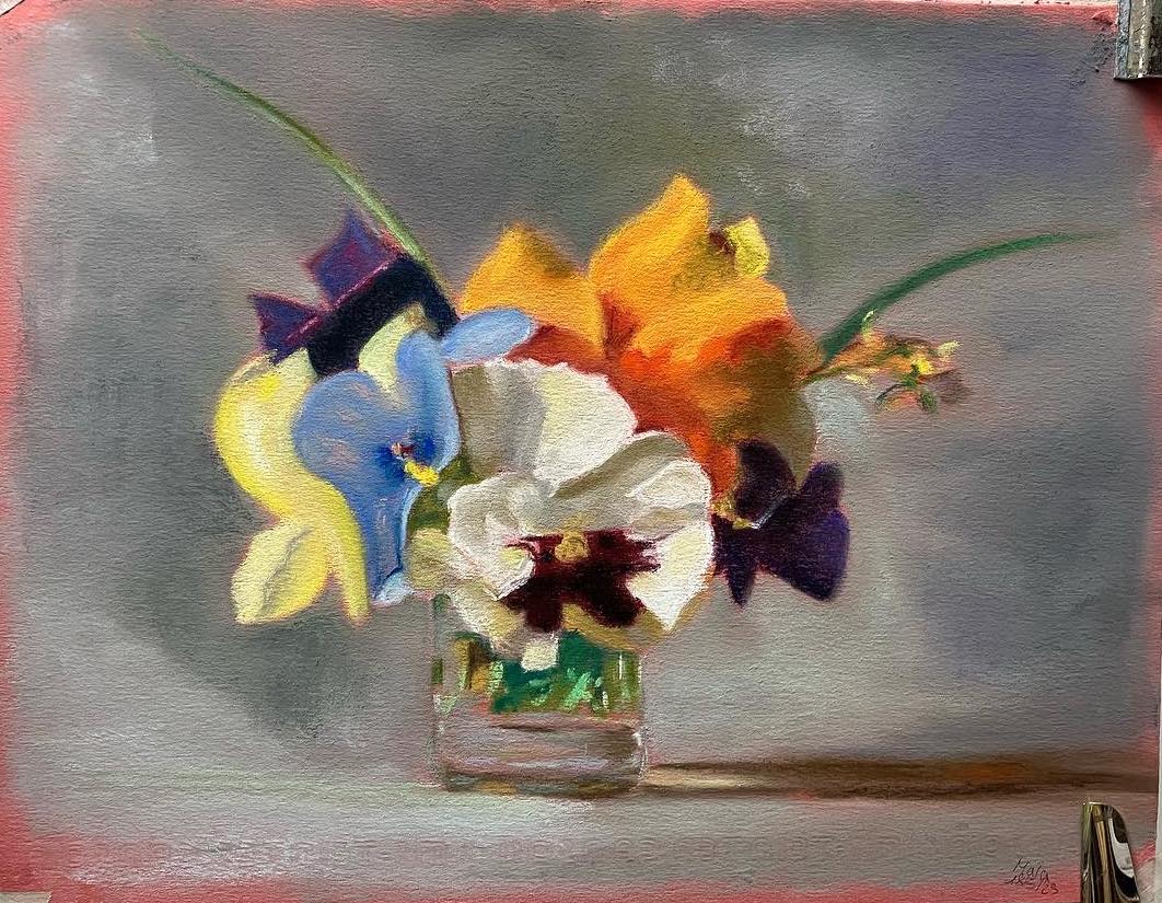Vaso da fiori con violette del pensiero, pastello